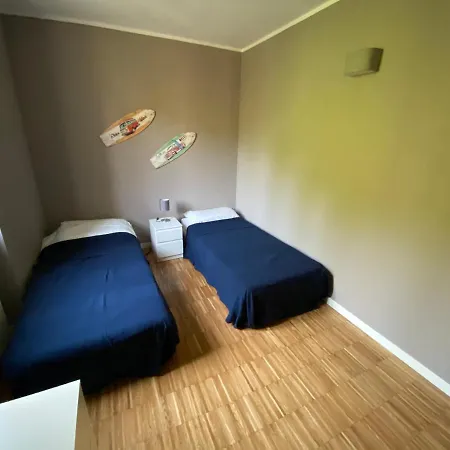 Casa Beach: Pool, 100m Lake & Near City Apartment